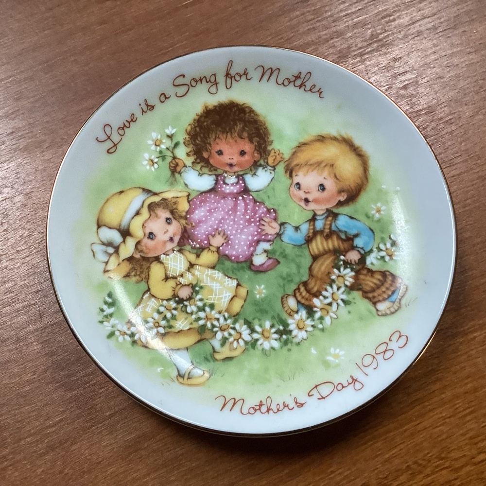 Vintage Avon Love Is A Song 1983 Mother’s Day Plate 5”